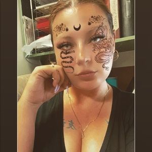 Meet your Posher, Naomi